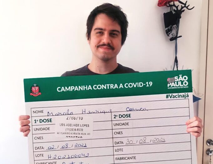 Designer posta foto com carteira de vacinação ‘de Itu’ e viraliza na web: ‘Acharam que era de verdade’