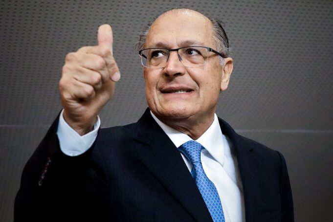 Alckmin deixa ostracismo, vira figura cobiçada e bagunça xadrez eleitoral