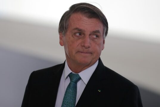 Após fala de Bolsonaro, Anvisa diz ser ‘alvo do ativismo político violento’ e que ‘repele com veemência qualquer ameaça’