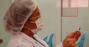 Vacinação começa nesta segunda-feira (3)