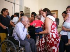 Prefeito Dr. Pessoa recebe moradores do bairro Monte Castelo no Palácio da Cidade