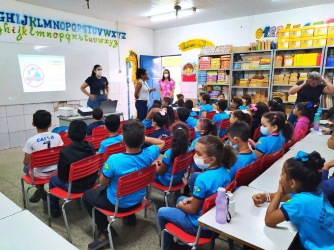 E.M. Altina Castelo Branco promove palestra do Programa Educação e Família