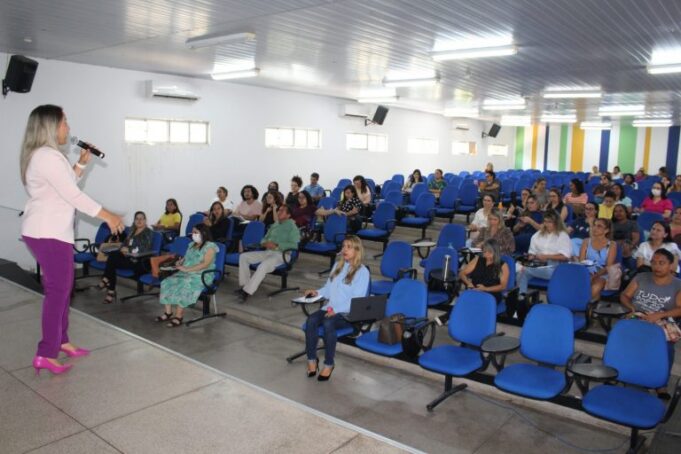 Professores do Atendimento Educacional Especializado da Semec participam de formação