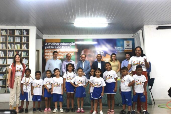 Secretaria Municipal de Educação assina Pacto Municipal pela Primeira Infância