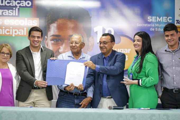 Prefeitura e Sesc assinam convênio que vai beneficiar servidores da educação de Teresina