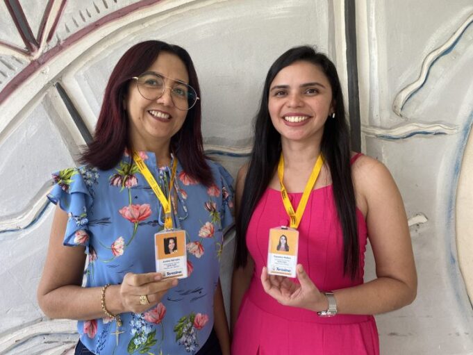 Semcaspi distribui crachás de identificação para servidores efetivos