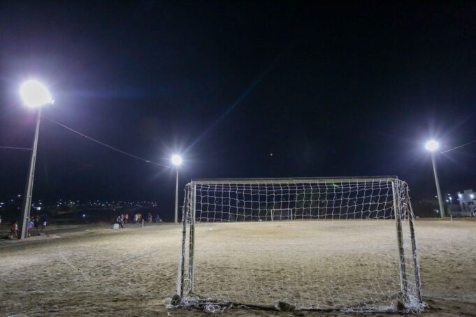 Prefeitura inaugura iluminação do campo de futebol da Vila Tiradentes nesta 6ª feira