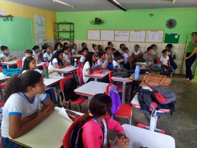 Projeto Escola e Família dialoga sobre bullying na Escola Deoclécio Carvalho