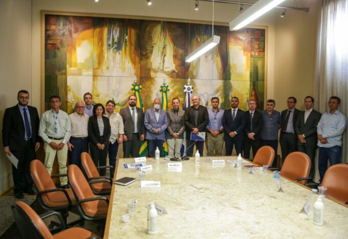 Prefeito Dr. Pessoa debate a regulamentação da Lei Anticorrupção com a rede de controle da gestão pública