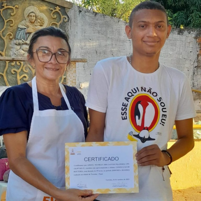 Fundação Wall Ferraz realizou a certificação de oficina de confecção de bijuterias, na zona Norte