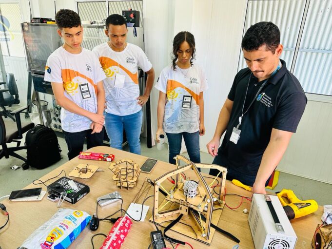 Estudantes do município ganham prata na Olimpíada Brasileira de Satélites