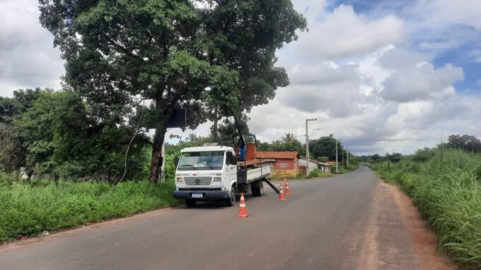 Prefeitura de Teresina está finalizando melhoria da iluminação pública na Estrada da Taboca