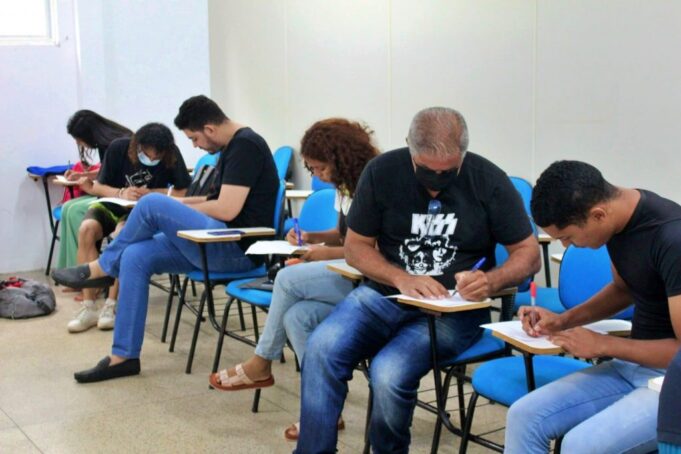 Semec promove formação de teatro para os professores