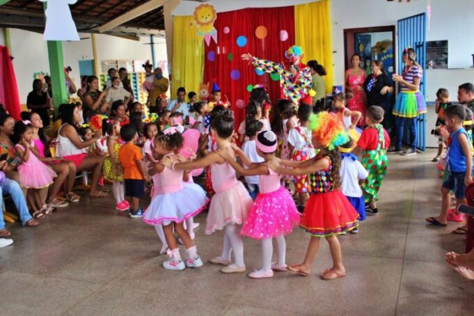 Unidades de ensino comemoram o Dia Nacional do Livro Infantil