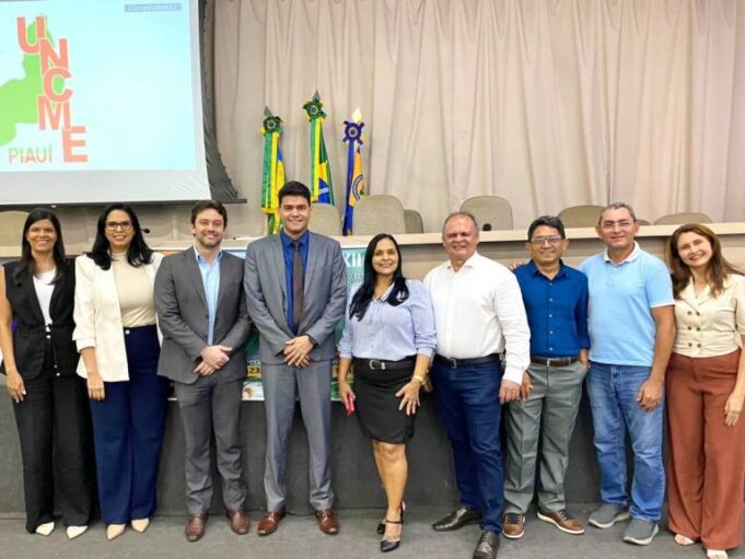 Secretário Municipal de Educação prestigia XII Encontro da UNCME Piauí