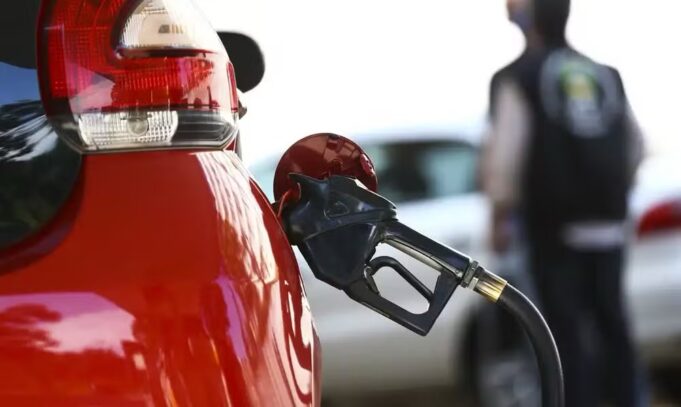 Gasolina e diesel podem subir? Veja como a guerra no Irã e a alta do petróleo podem afetar o Brasil.